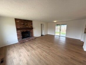 Building Photo - 3641 Cherrylawn Ct NE