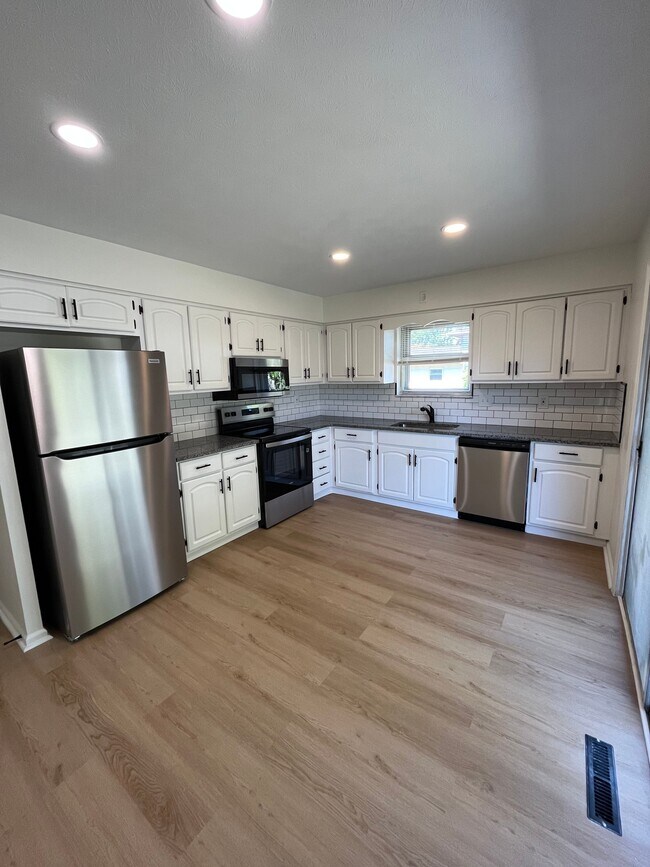 Foto del edificio - 5976 Darby Ln