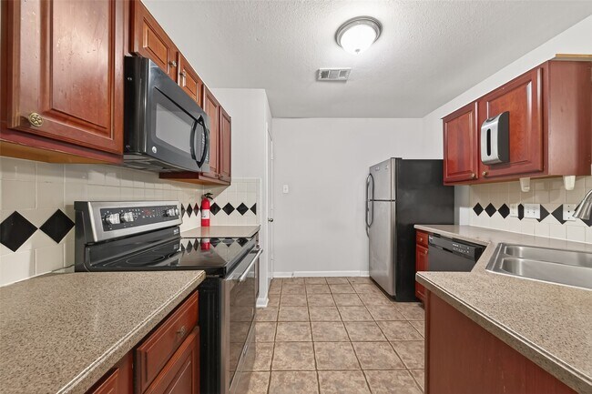 Foto del edificio - 8427 Brickhaven Ln