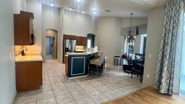 Foto del edificio - 5541 Eastwind Dr