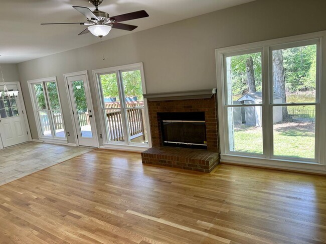Foto del edificio - BEAUTIFUL HOME IN LEXINGTON'S WHITEFORD LA...