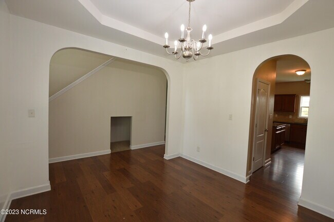 Foto del edificio - 105 Long Pond Dr