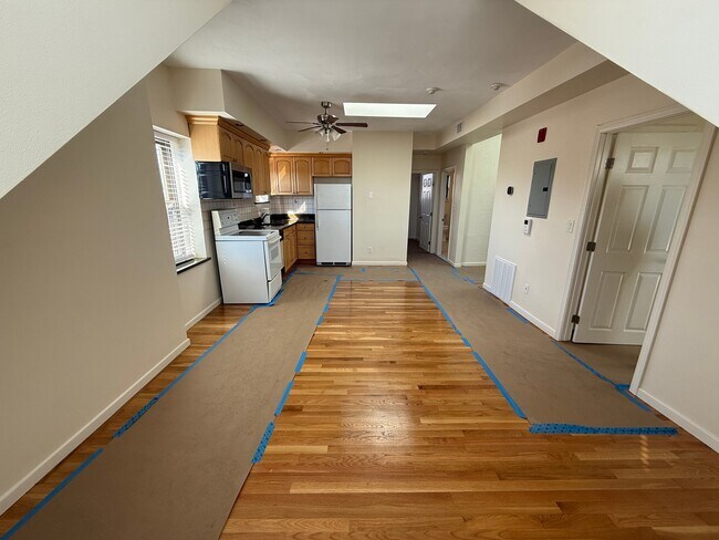 Building Photo - 683 Tremont St