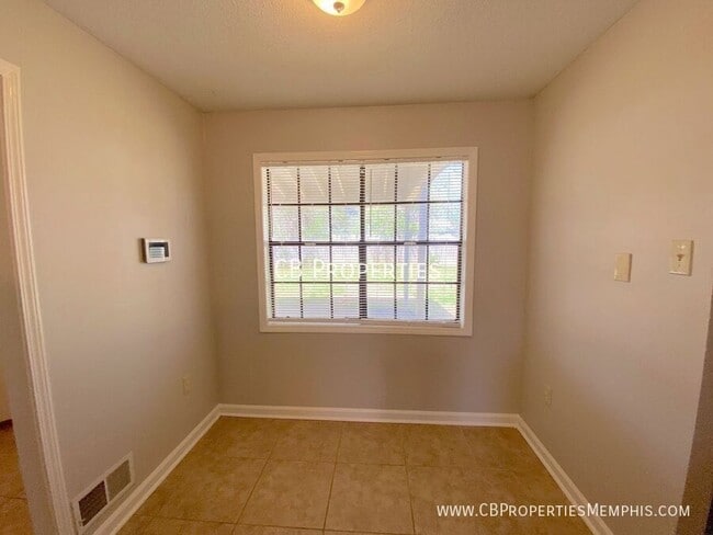 Building Photo - 7912 Carol Elaine Cir