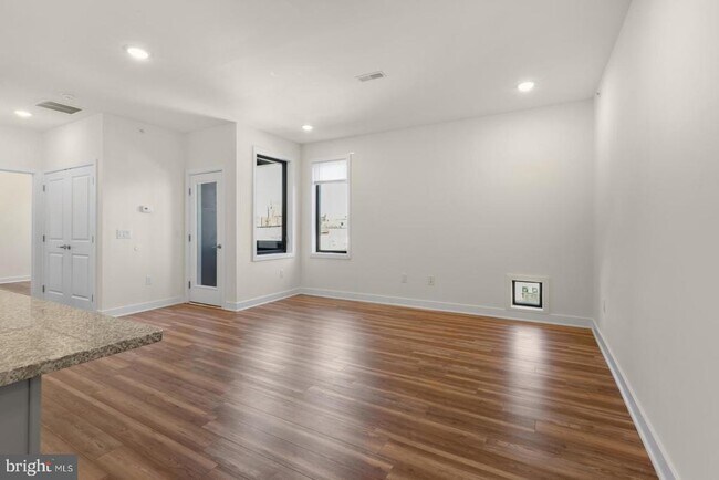 Foto del edificio - 2411 Kensington Ave