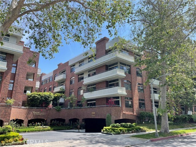 Primary Photo - 200 N Swall Dr