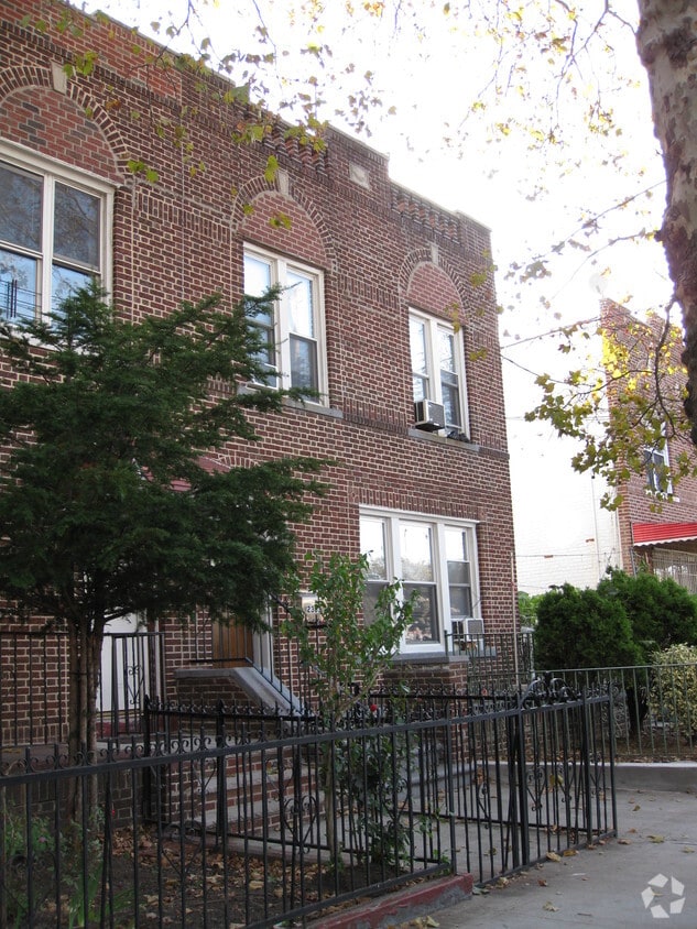 Building Photo - 2363 E 22nd St
