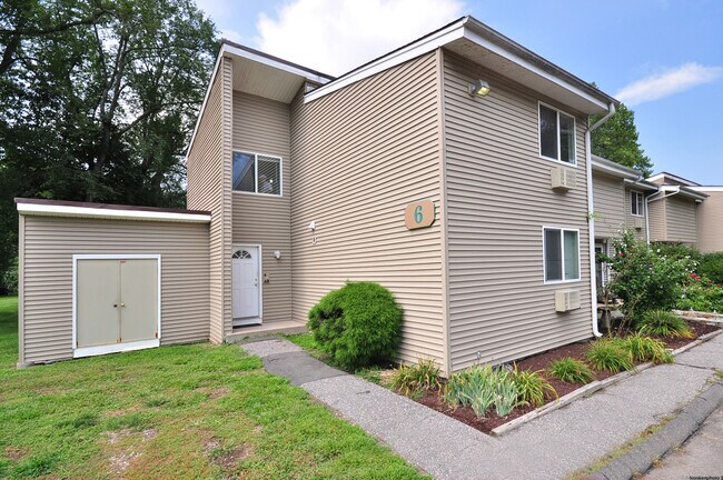 Foto del edificio - 220 Main St