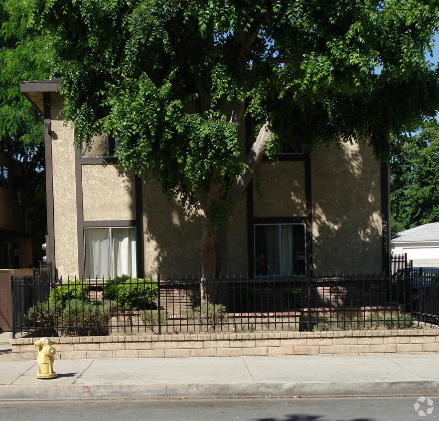 24943 Walnut St, Newhall, CA 91321 Apartments in Newhall, CA
