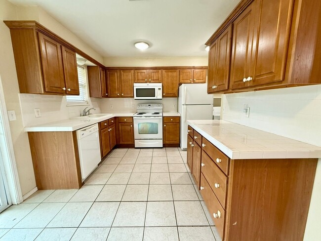 Foto del edificio - Cute Home w/Great Yard!