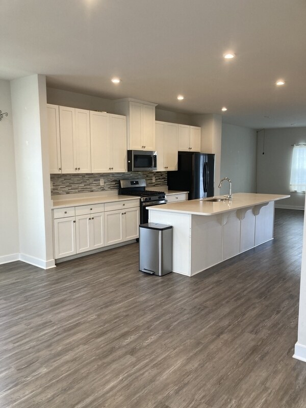 Foto del edificio - 301 Theodora Way