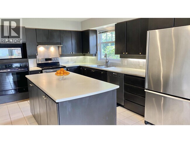 Photo du bâtiment - 520 W 26th Ave