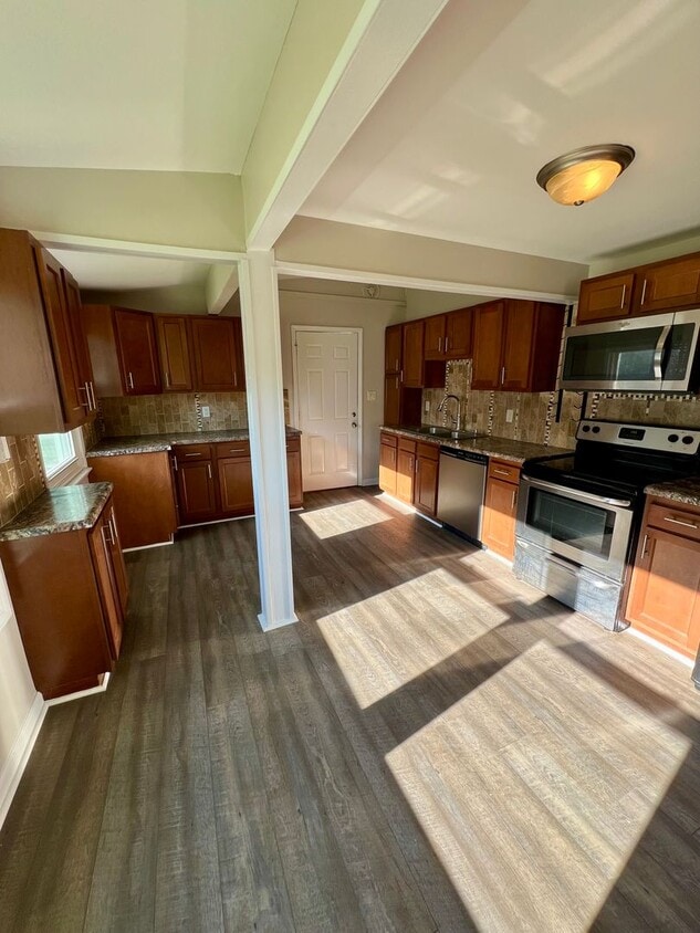 Primary Photo - 3 Bedroom 1 Bathroom House for Rent