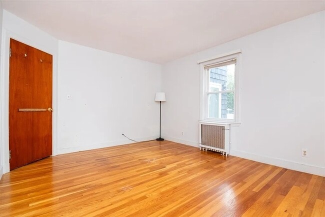 Building Photo - 17 Thayer St