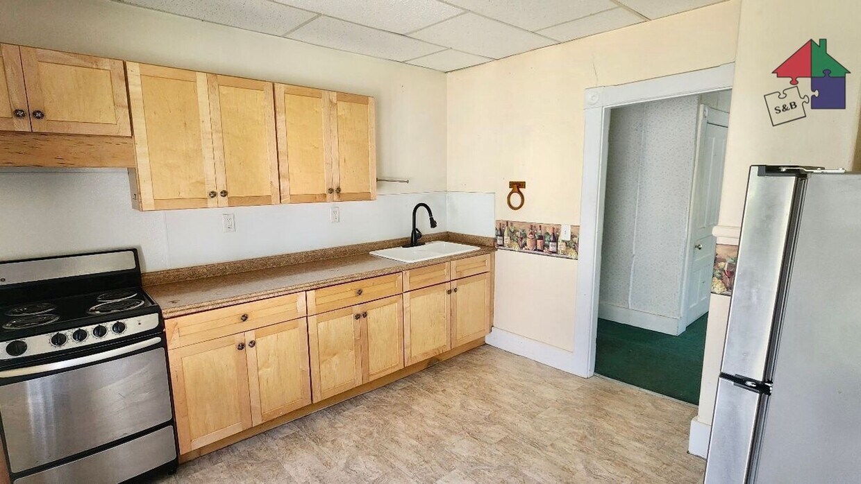 Primary Photo - 28 East St