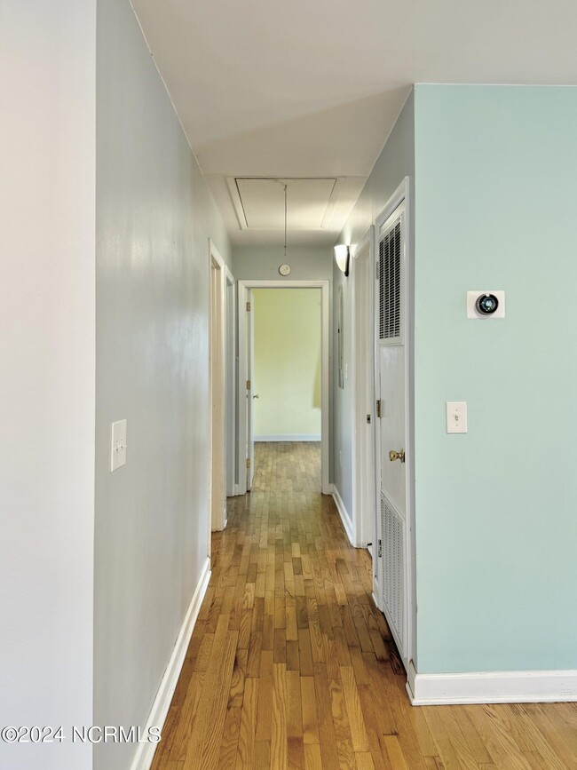 Foto del edificio - 3929 Masonboro Loop Rd