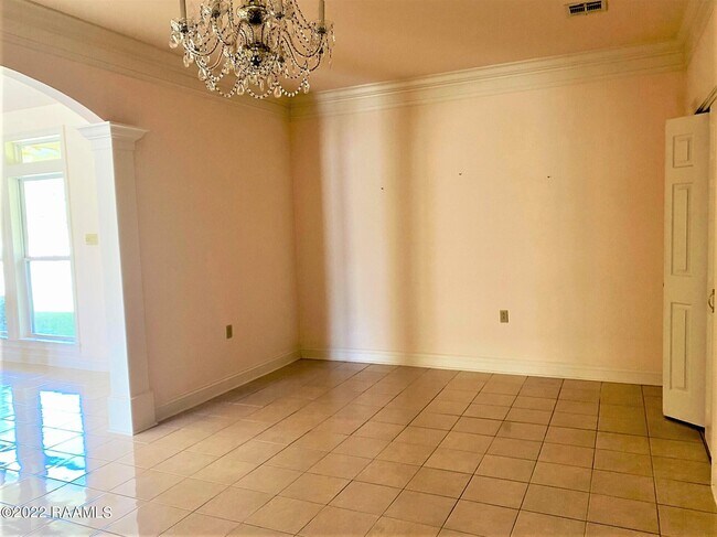 Foto del edificio - 8838 Oak Creek Ln