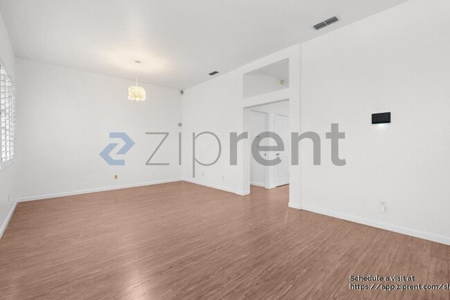 Foto del edificio - 27 Silver Poplar Ct