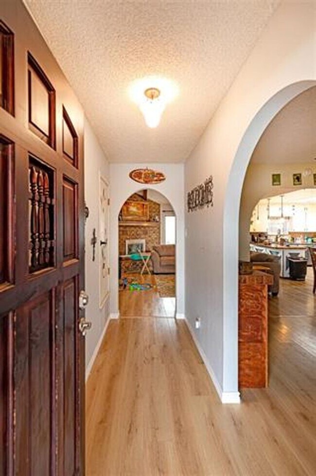 Foto del edificio - Beautiful 4 Bedroom/2 Bath Home