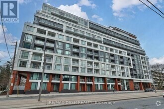 Building Photo - 223-223 St Clair Ave W