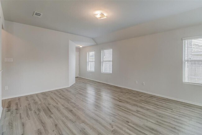 Building Photo - 2205 Onyx Ln