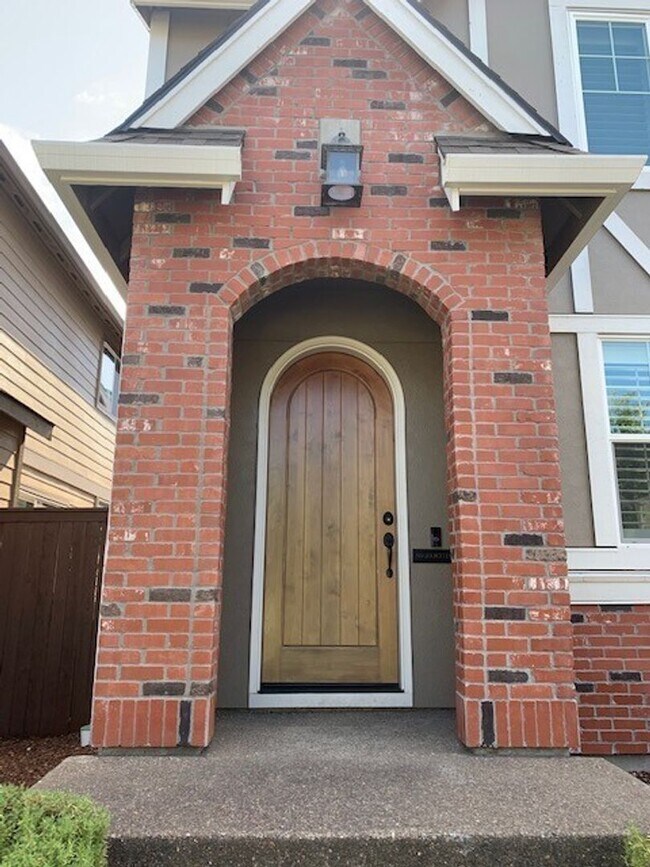 Building Photo - Beautiful Baseline Woods Home- 4 Bdrm 2.5 ...