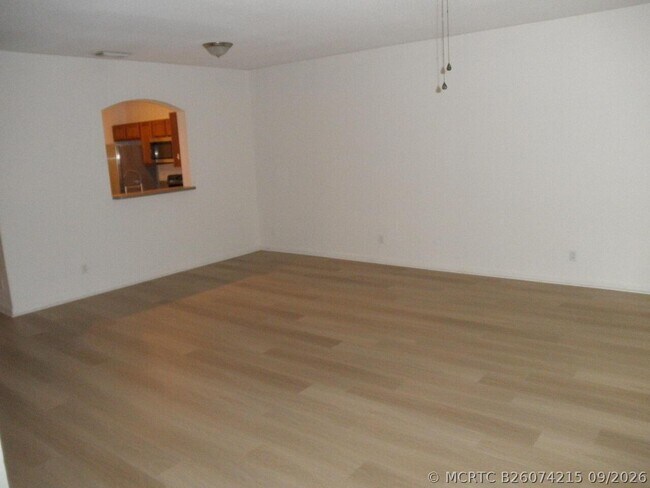 Building Photo - 2205 Oakmont Dr