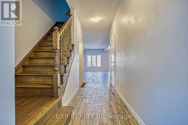 Building Photo - 98 Shoreview Pl