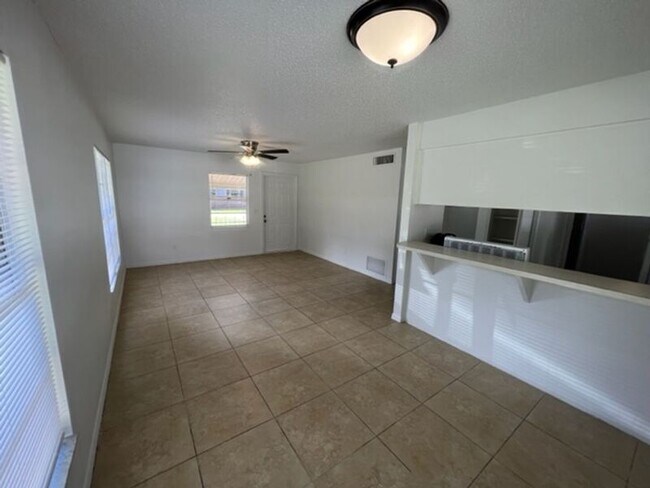 Building Photo - 1288 Cloverlawn Ave