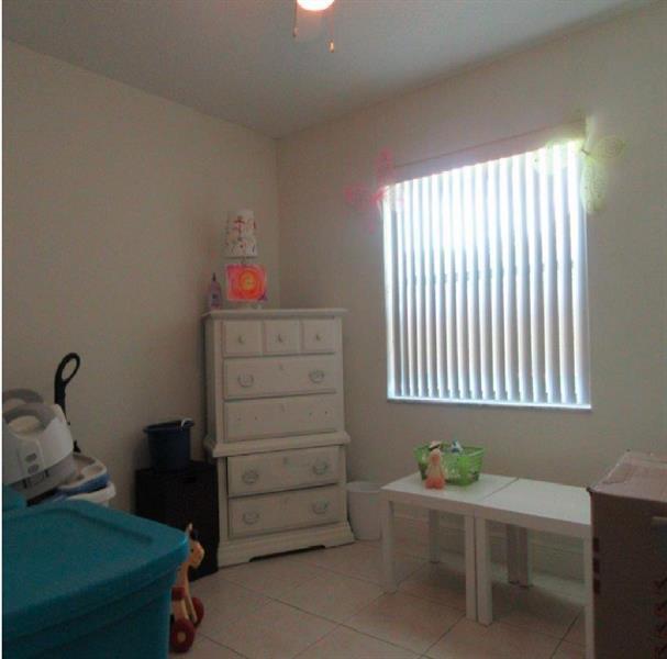 Foto del edificio - 9607 NW 4th St