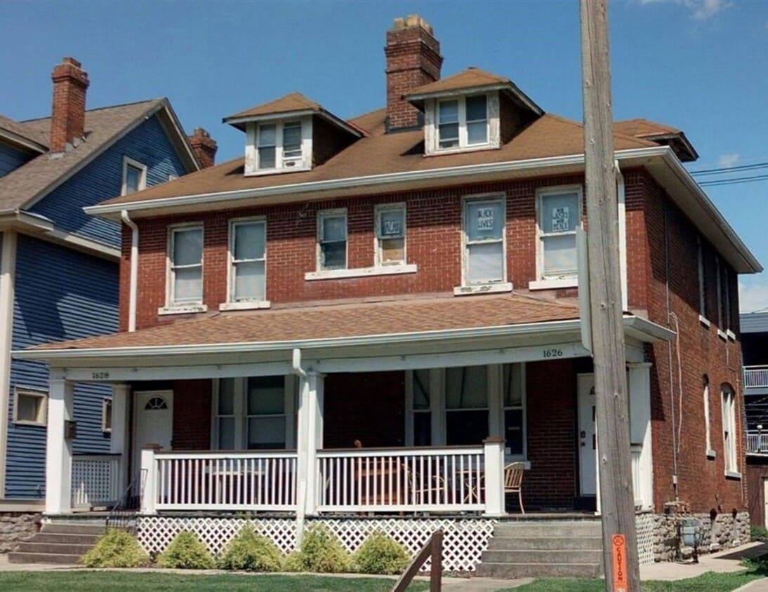 Building Photo - 1628 Summit St