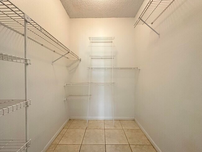 Foto del edificio - 891 Cypress Park Way