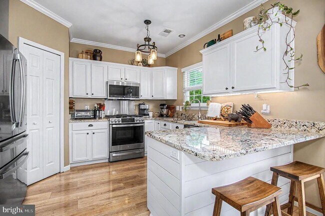 Foto del edificio - 510 Lilac Terrace NE