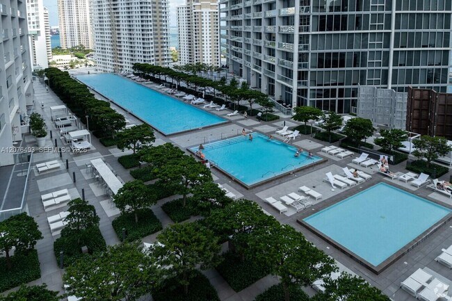 Building Photo - 485 Brickell Ave