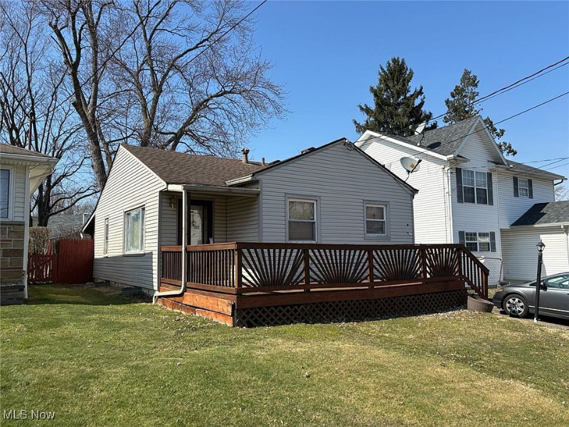 Primary Photo - 1218 Big Falls Ave