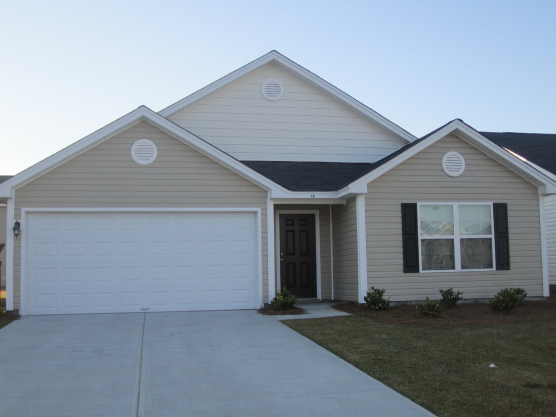 Primary Photo - 40 Amber Dr