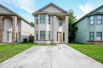 Building Photo - 3019 La Estancia Ln