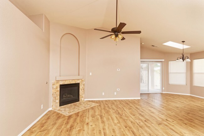 Building Photo - 601 Morning Meadows Dr