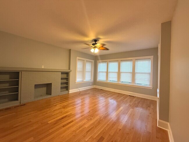 Building Photo - 7924 S Marshfield Ave