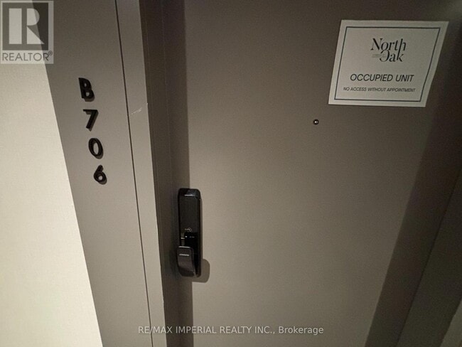 Building Photo - 3071 Trafalgar Rd