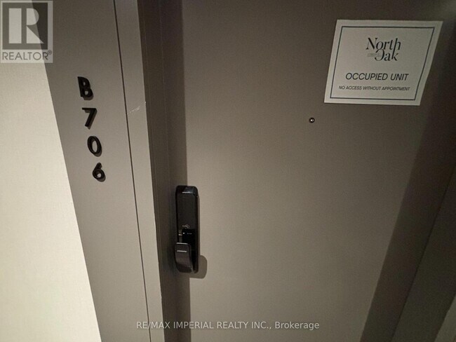 Photo du bâtiment - 3071 Trafalgar Rd