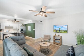 Building Photo - 3314 N 66th Pl