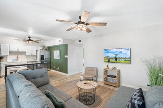 Building Photo - 3314 N 66th Pl