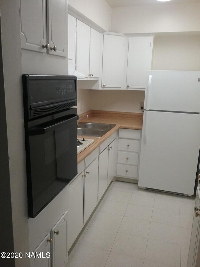 Foto del edificio - 115 E Terrace Ave