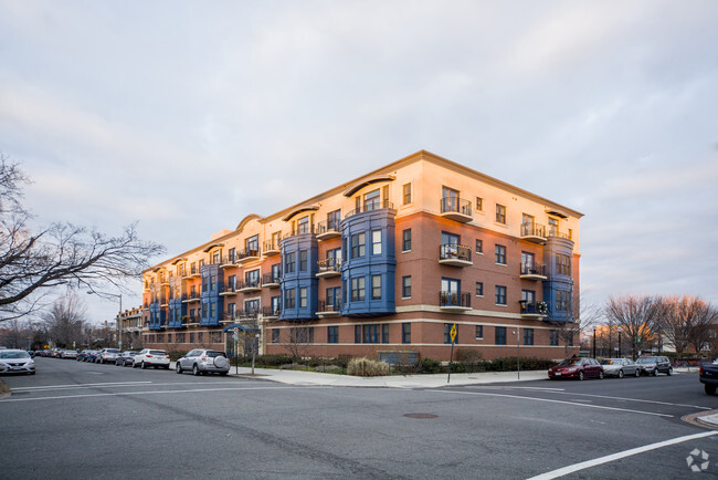 Primary Photo - Lincoln Park Terrace