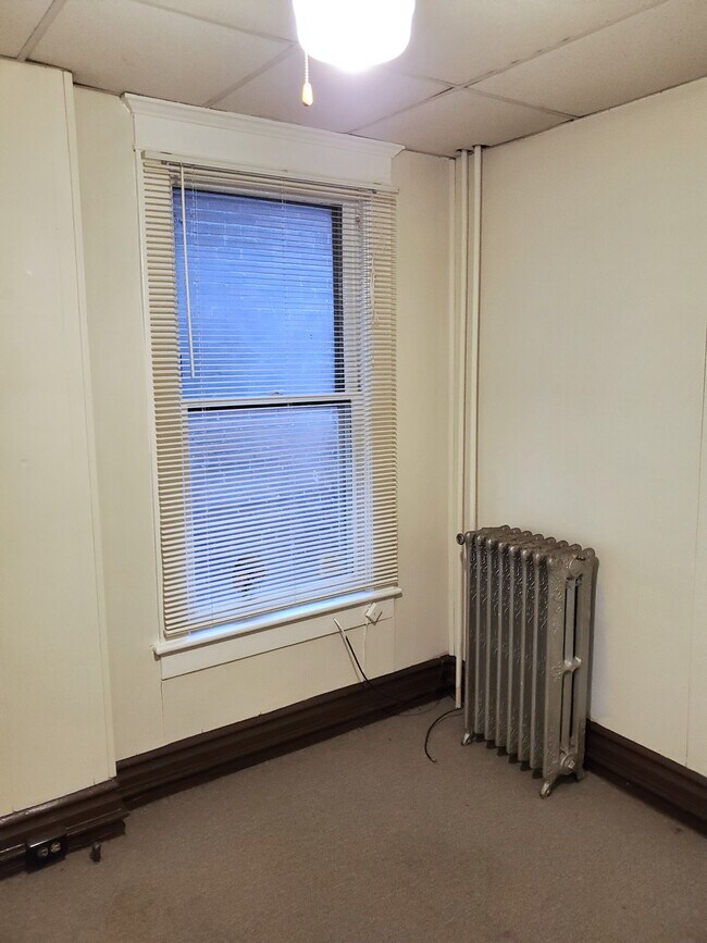 Building Photo - 408 Fayette St
