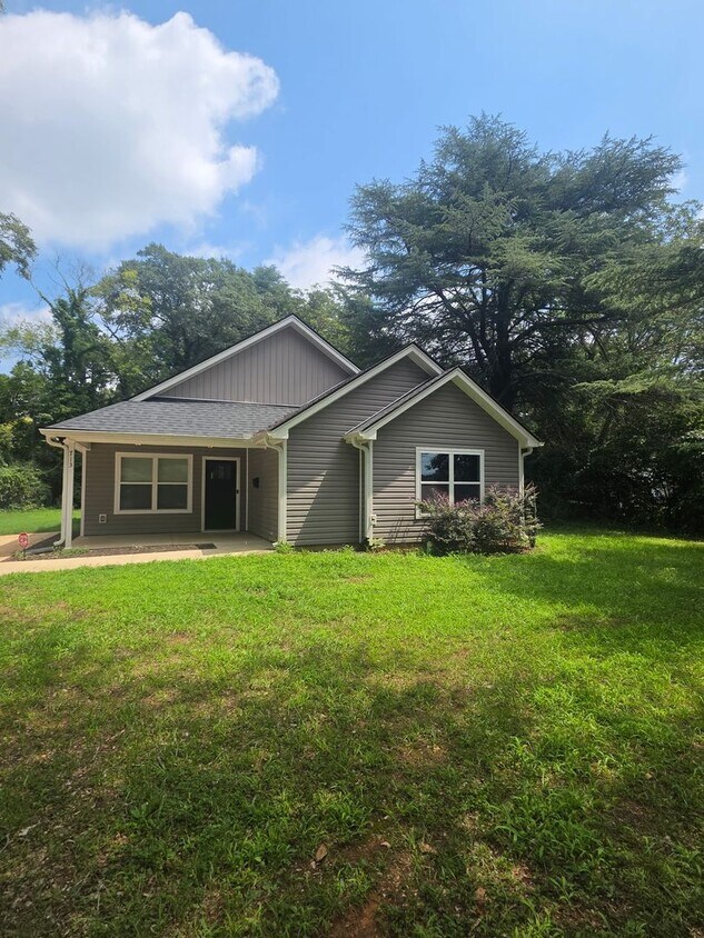 Foto principal - Newly Renovated & Move in ready