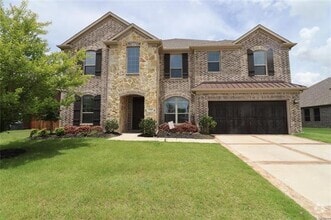 Building Photo - 1156 Roma Dr