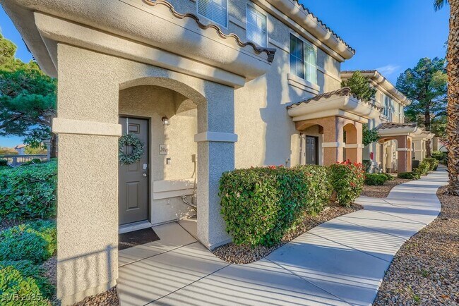 Foto del edificio - 9050 W Warm Springs Rd