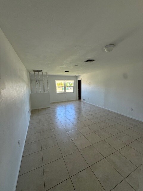 Foto del edificio - 10022 8th St N